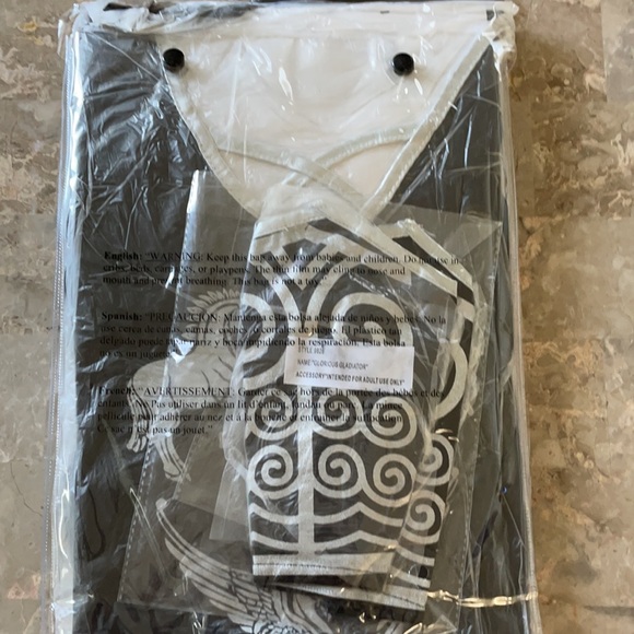 New in package! Women’s “Glorious Gladiator” Halloween Costume Size Medium - Picture 6 of 7